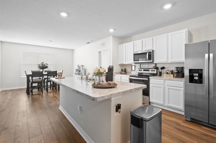 Image No.3-3 Bed Property for sale