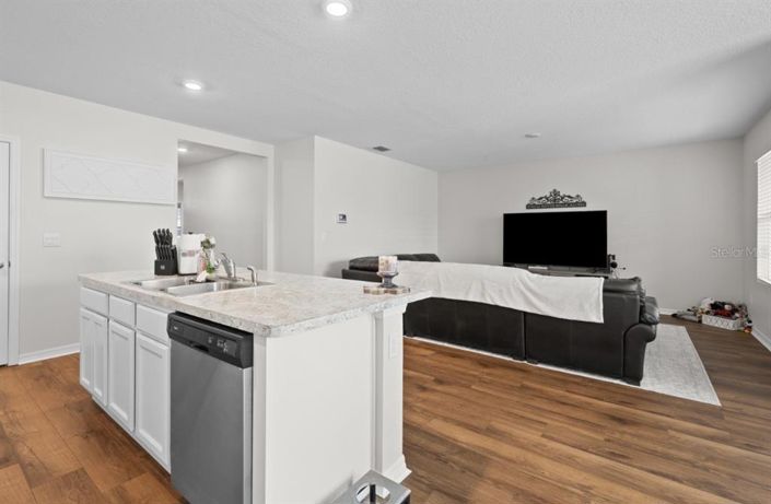 Image No.5-3 Bed Property for sale