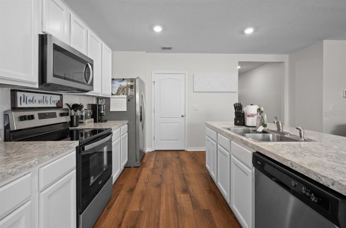 Image No.6-3 Bed Property for sale