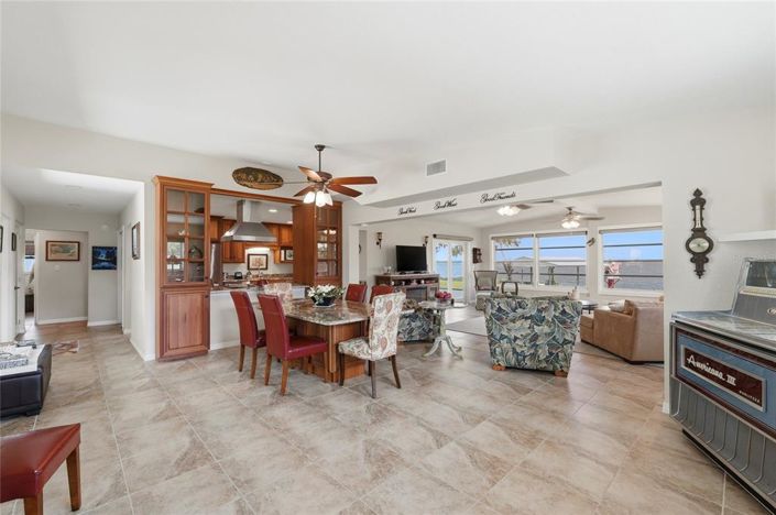 Image No.22-2 Bed Property for sale