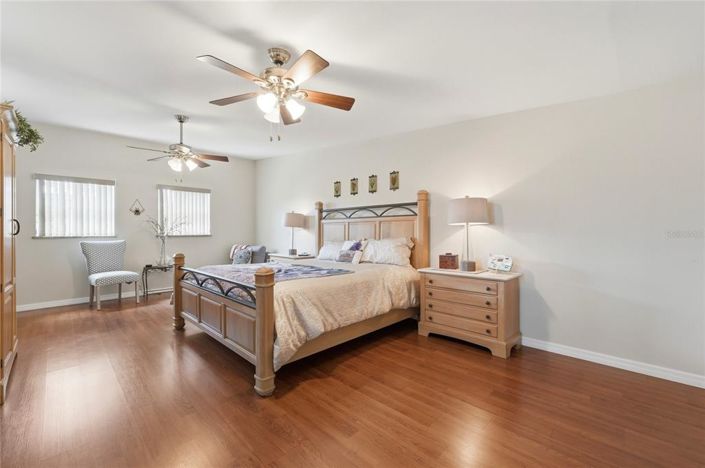 Image No.26-2 Bed Property for sale