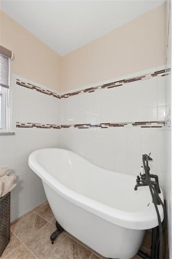 Image No.30-2 Bed Property for sale