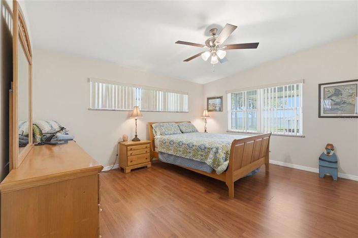 Image No.32-2 Bed Property for sale