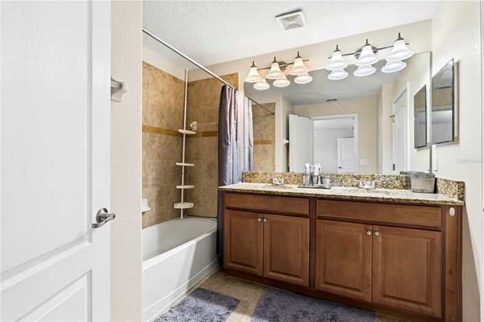 Image No.14-4 Bed Townhouse for sale