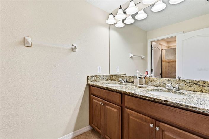 Image No.19-4 Bed Townhouse for sale