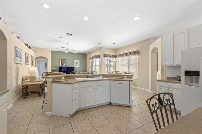 Image No.16-4 Bed Property for sale