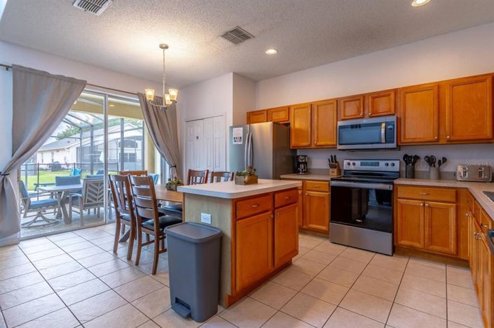 Image No.12-7 Bed Property for sale