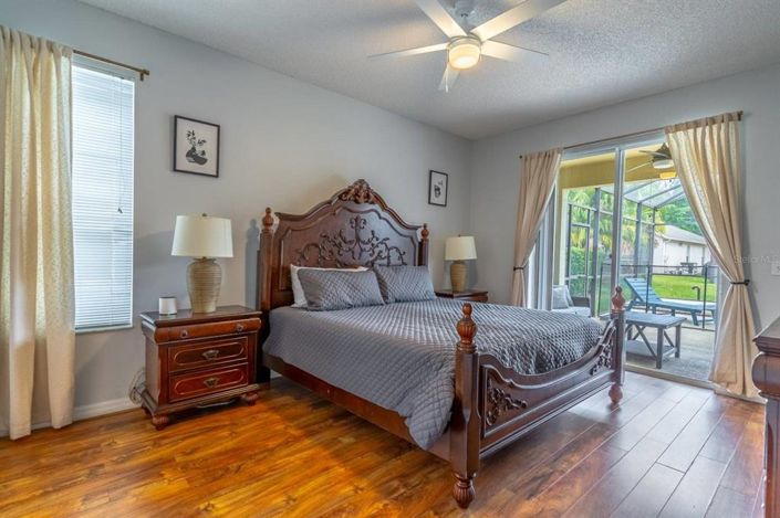 Image No.15-7 Bed Property for sale