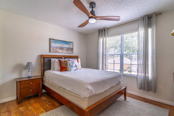 Image No.23-7 Bed Property for sale