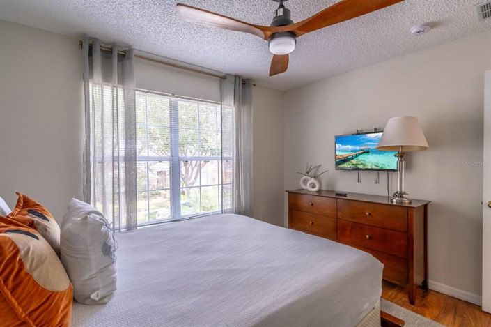 Image No.24-7 Bed Property for sale