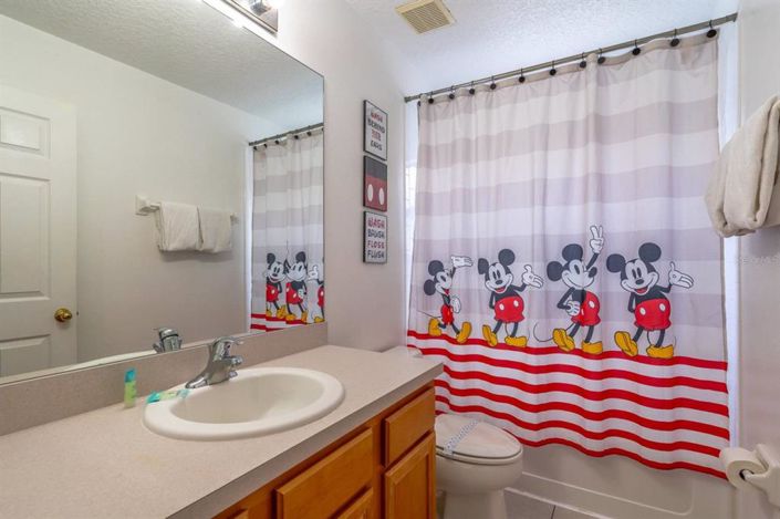 Image No.27-7 Bed Property for sale