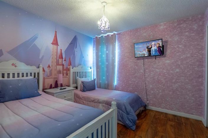 Image No.28-7 Bed Property for sale