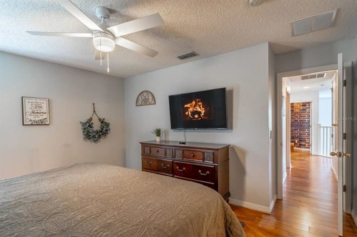 Image No.30-7 Bed Property for sale