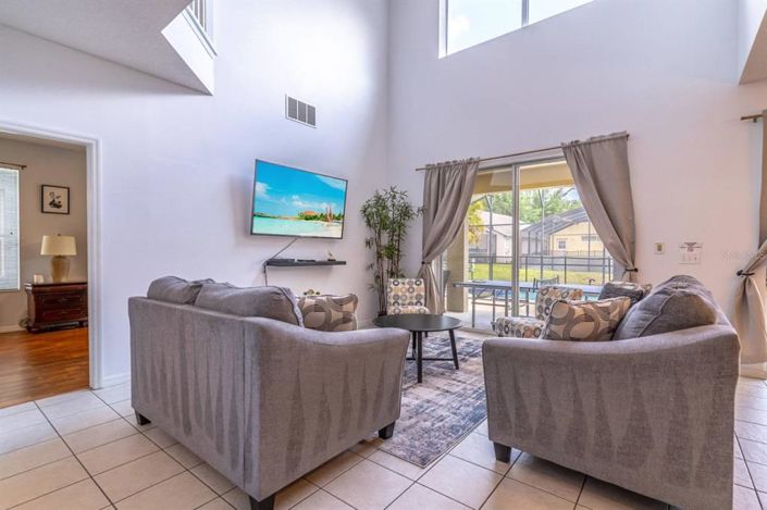 Image No.9-7 Bed Property for sale