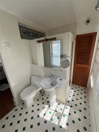 Image No.56-3 Bed Property for sale