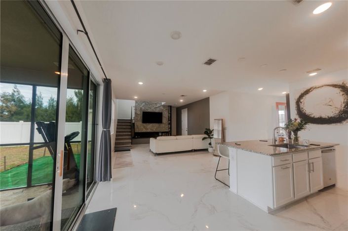 Image No.11-3 Bed Property for sale