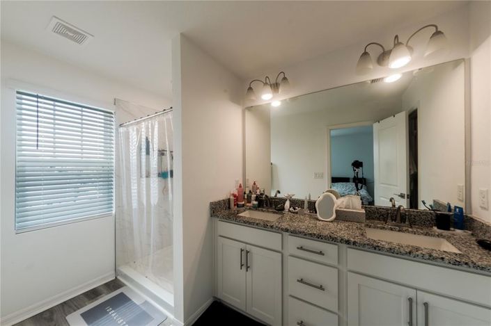 Image No.33-3 Bed Property for sale