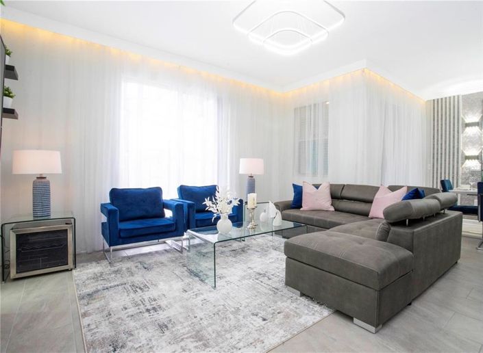 Image No.4-4 Bed Townhouse for sale