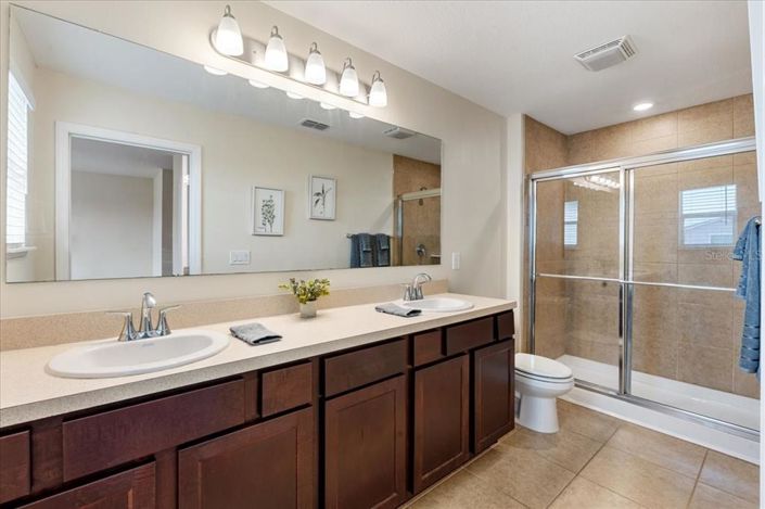 Image No.26-3 Bed Townhouse for sale