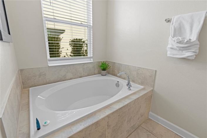 Image No.20-2 Bed Property for sale