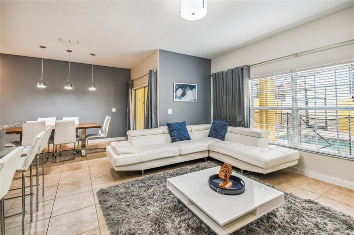 Image No.11-4 Bed Townhouse for sale