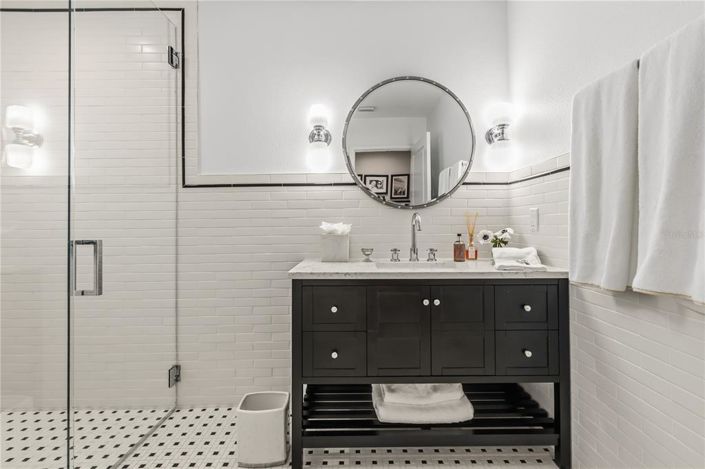 Image No.26-4 Bed Property for sale