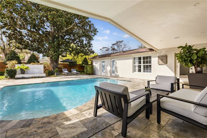 Image No.32-4 Bed Property for sale