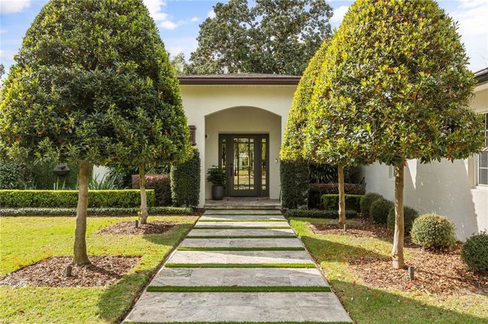 Image No.4-4 Bed Property for sale