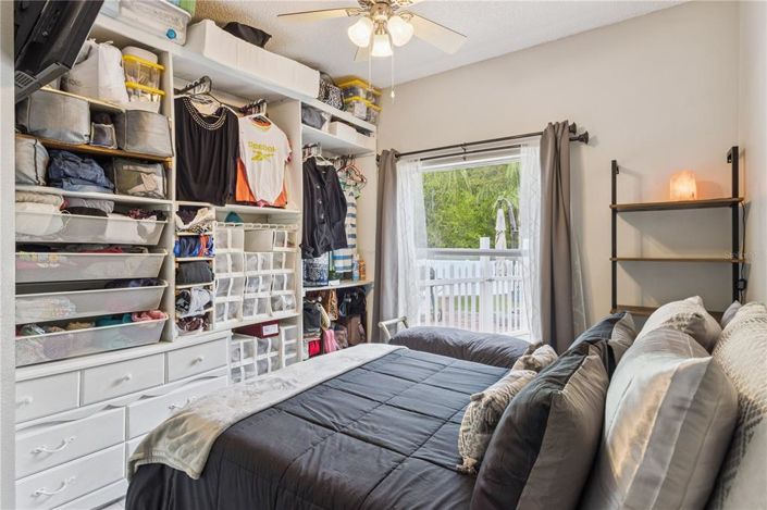 Image No.23-6 Bed Property for sale