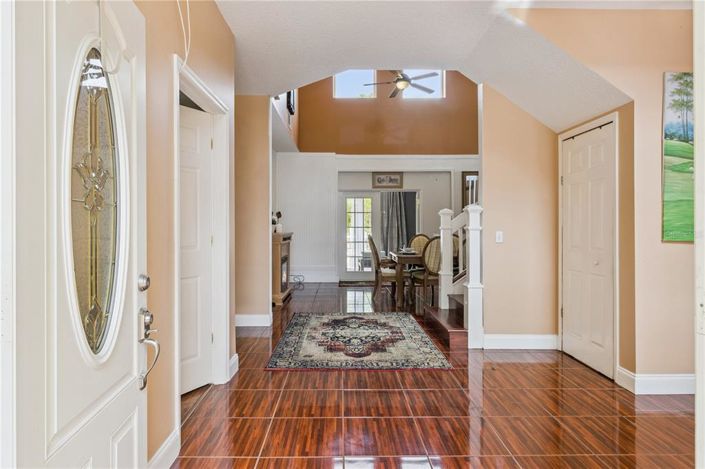 Image No.5-6 Bed Property for sale