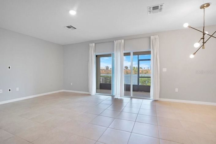 Image No.10-3 Bed Townhouse for sale