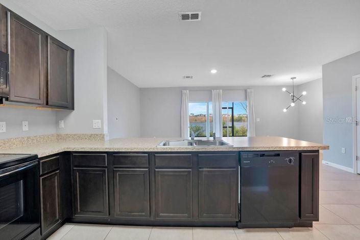 Image No.5-3 Bed Townhouse for sale