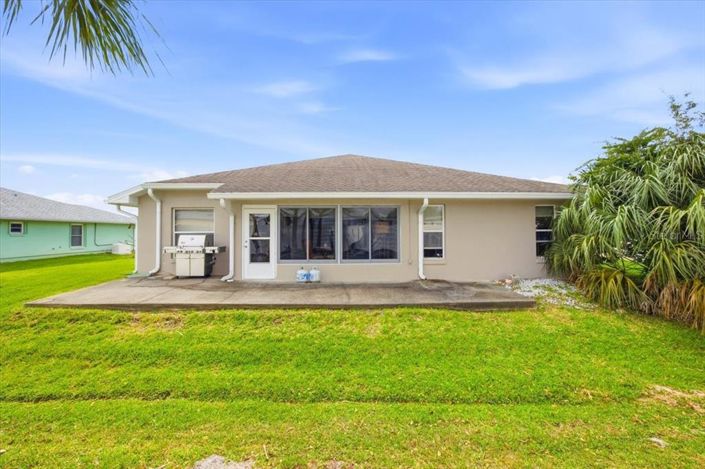 Image No.28-3 Bed Property for sale