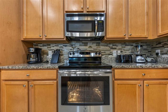 Image No.12-3 Bed Townhouse for sale