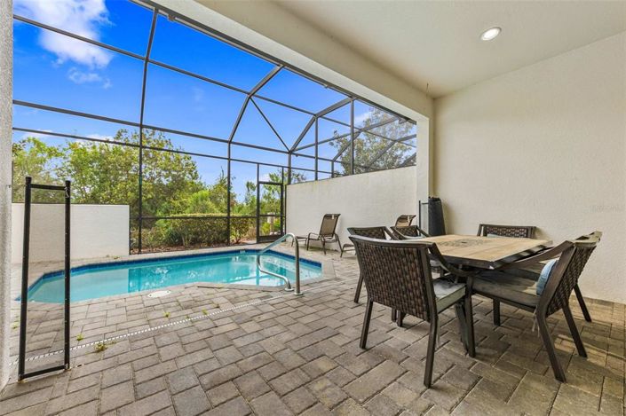 Image No.20-3 Bed Townhouse for sale