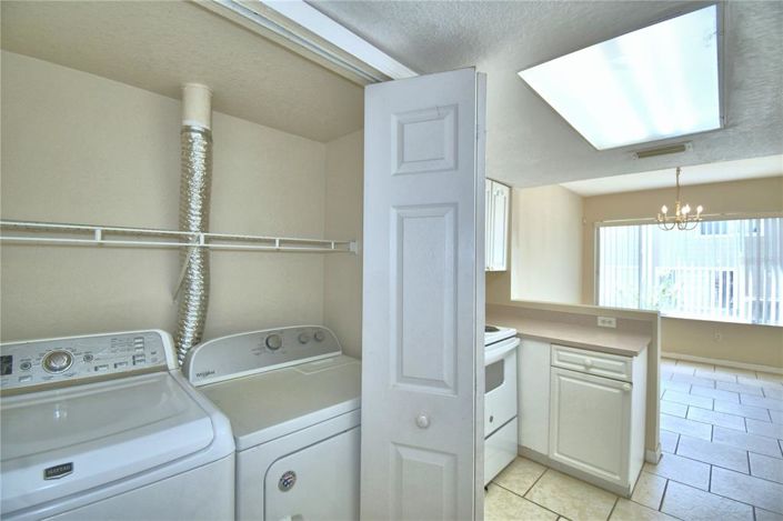 Image No.17-4 Bed Townhouse for sale