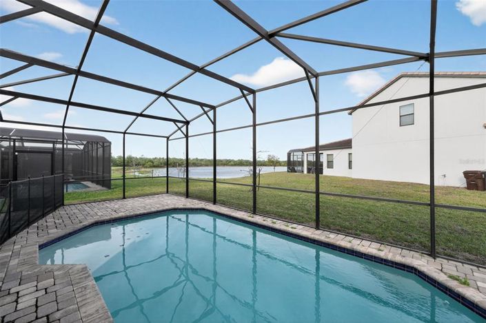 Image No.4-4 Bed Property for sale