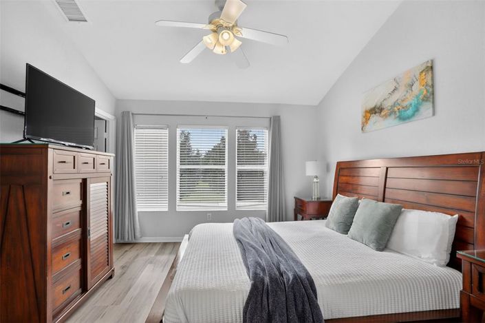 Image No.17-3 Bed Townhouse for sale