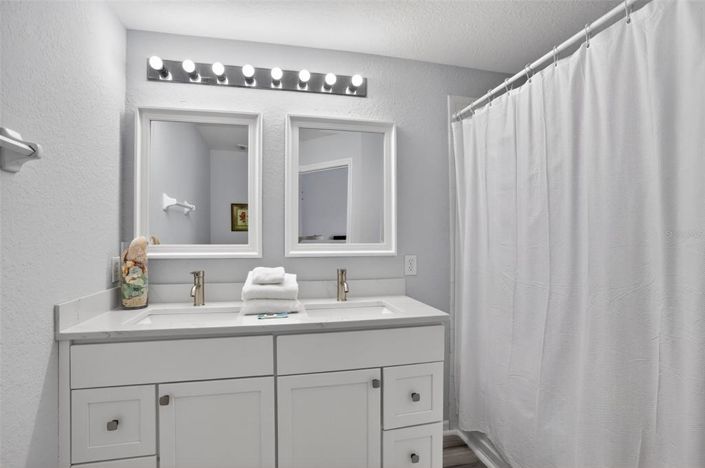 Image No.19-3 Bed Townhouse for sale