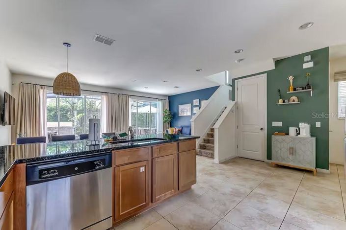 Image No.11-3 Bed Townhouse for sale