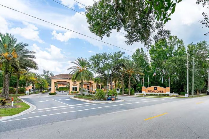 Image No.42-3 Bed Townhouse for sale