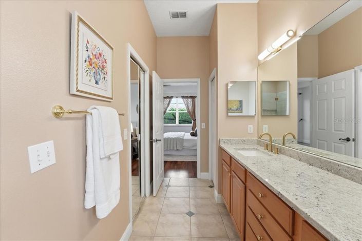 Image No.40-3 Bed Property for sale