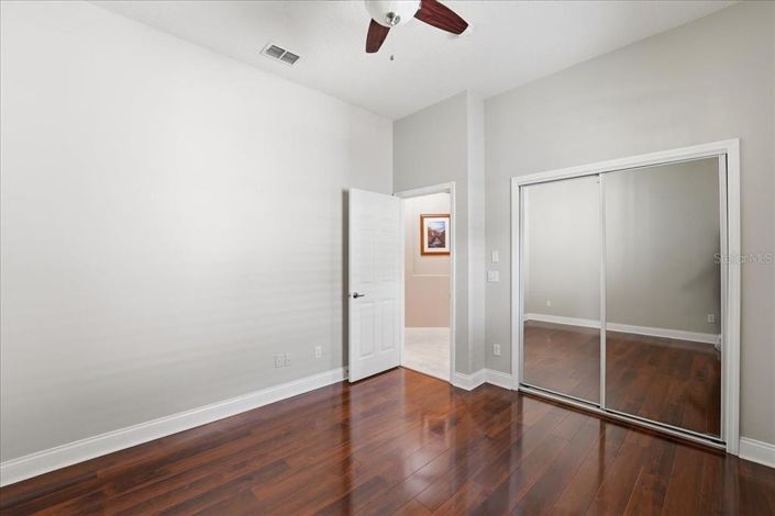 Image No.45-3 Bed Property for sale