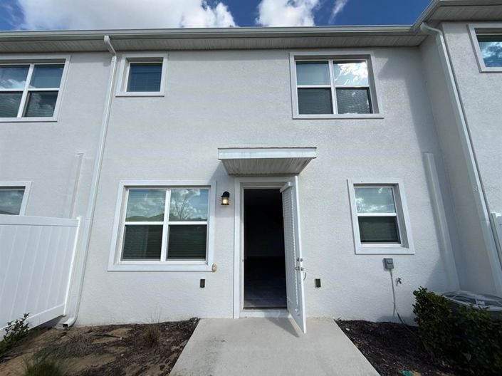 Image No.43-3 Bed Townhouse for sale