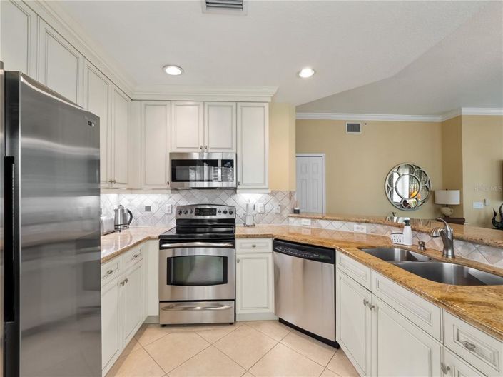 Image No.17-3 Bed Property for sale