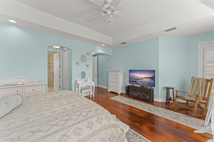 Image No.17-3 Bed Property for sale