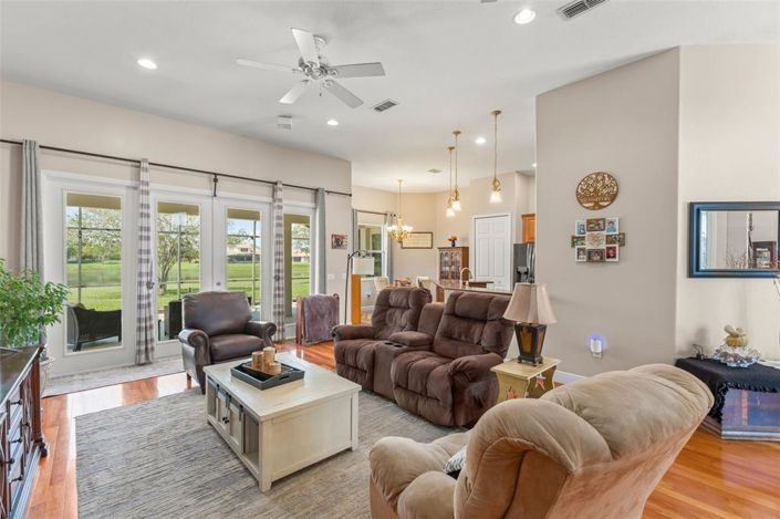 Image No.43-3 Bed Property for sale