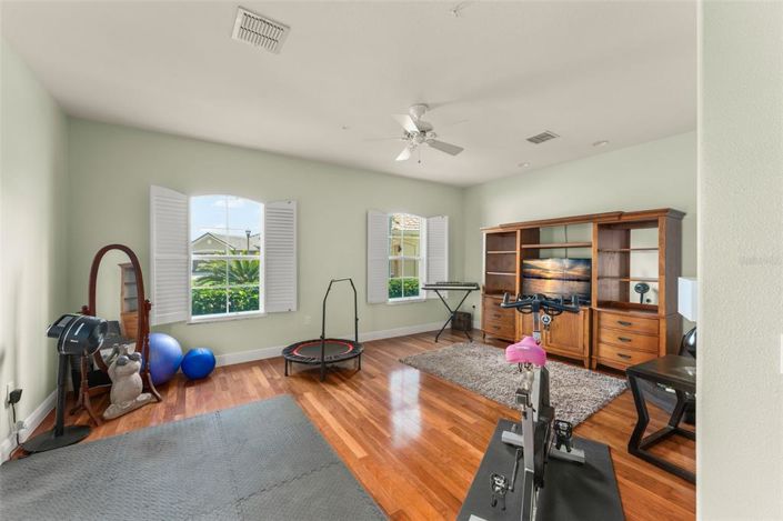 Image No.53-3 Bed Property for sale