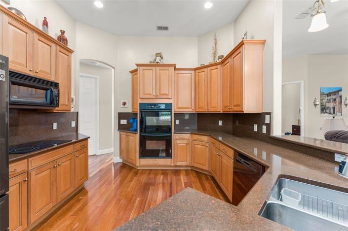 Image No.58-3 Bed Property for sale