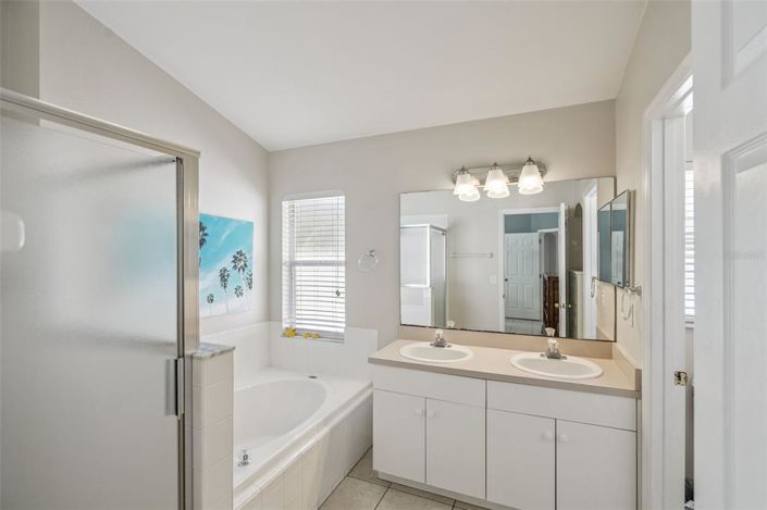 Image No.12-3 Bed Property for sale